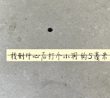 孙吴瓷砖空鼓维修公司专业解答在瓷砖铺贴过程中，如果砂料搅拌不均匀，将会带来以下问题